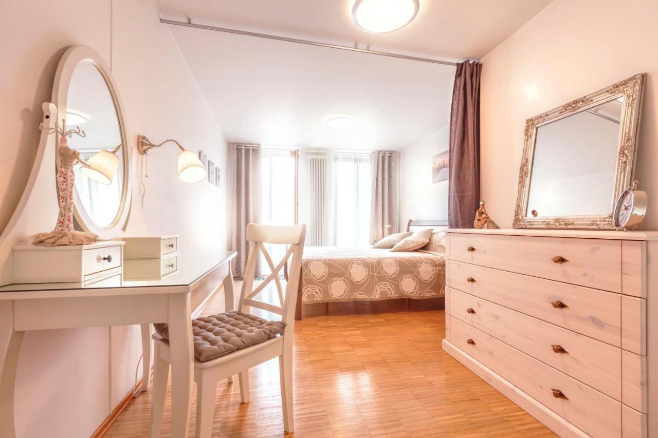Modern Apartment Charvatova Praga Esterno foto