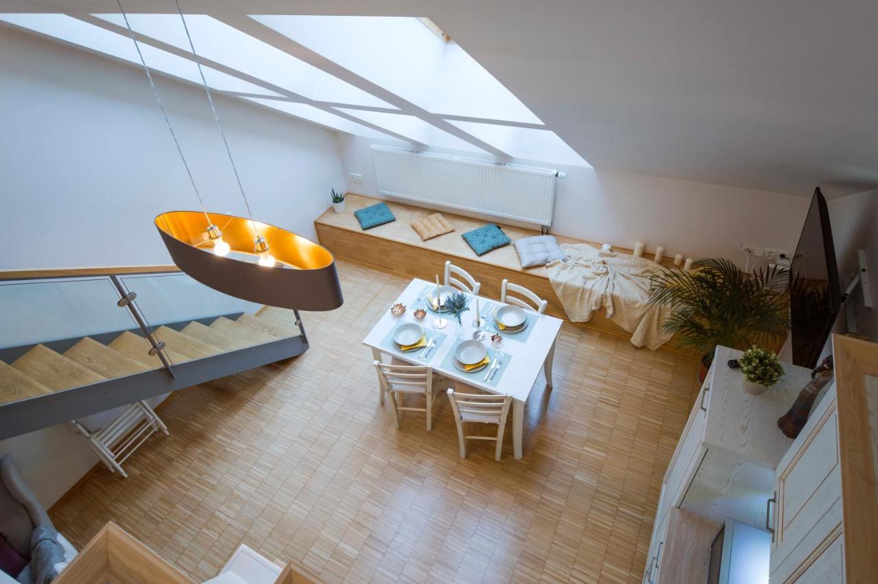 Modern Apartment Charvatova Praga Esterno foto