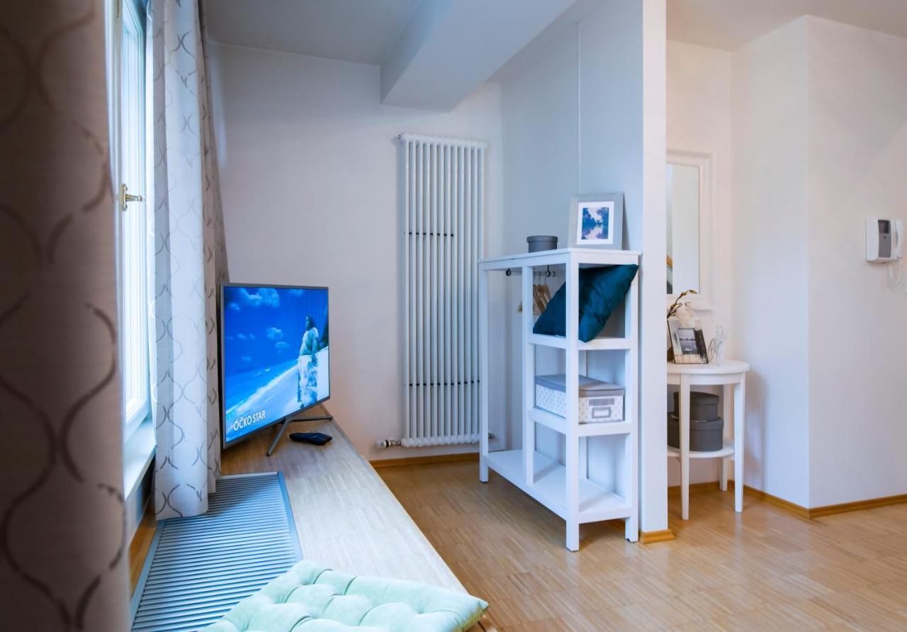 Modern Apartment Charvatova Praga Esterno foto