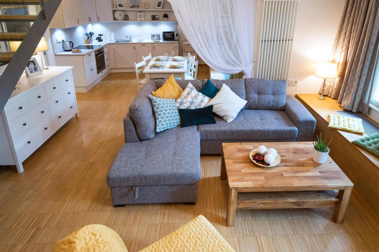 Modern Apartment Charvatova Praga Esterno foto