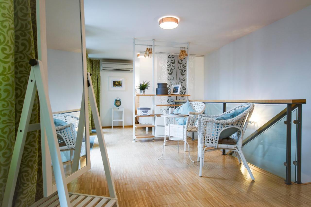 Modern Apartment Charvatova Praga Esterno foto