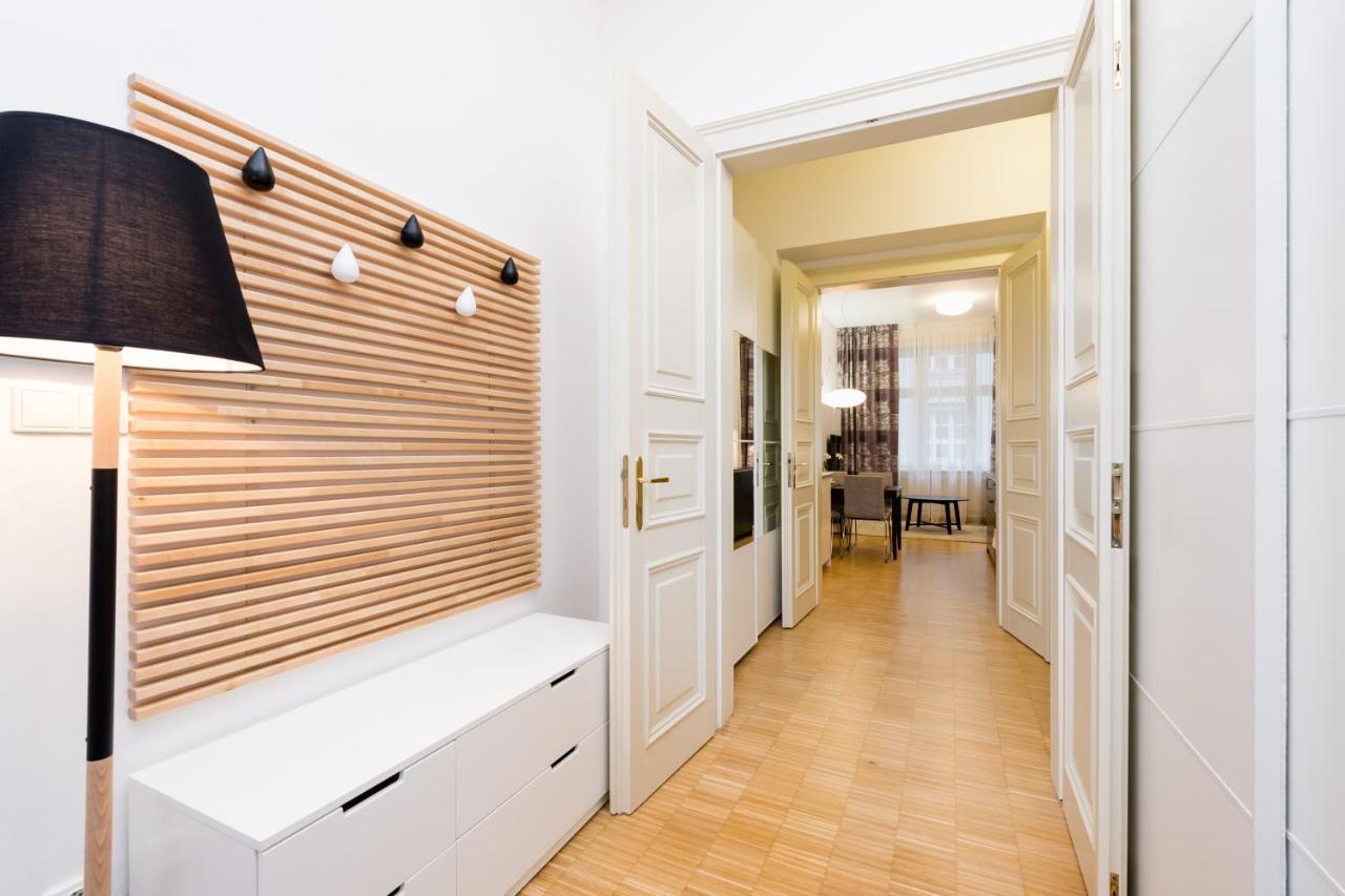 Modern Apartment Charvatova Praga Esterno foto
