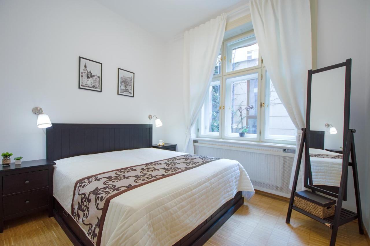 Modern Apartment Charvatova Praga Esterno foto