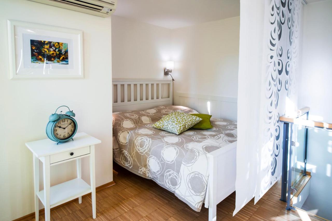 Modern Apartment Charvatova Praga Esterno foto