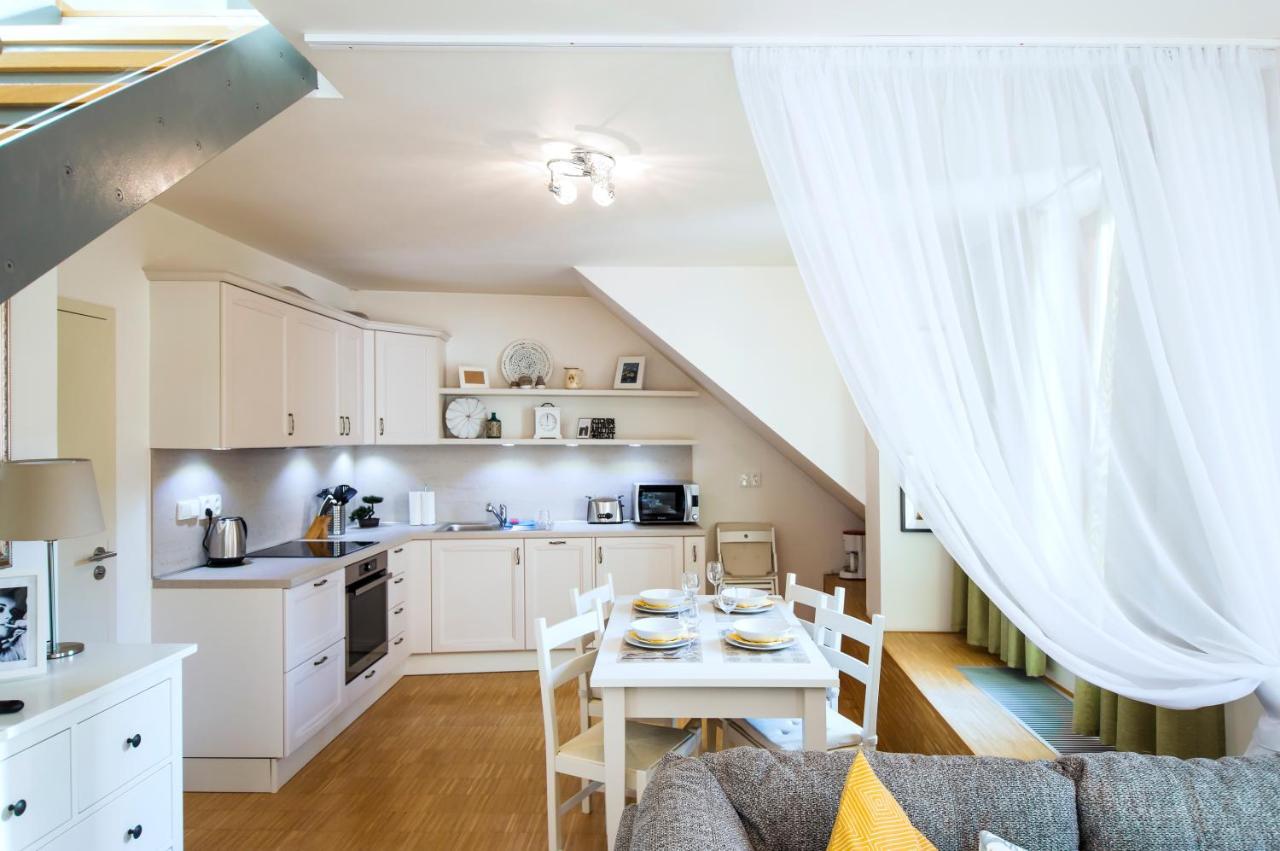 Modern Apartment Charvatova Praga Esterno foto